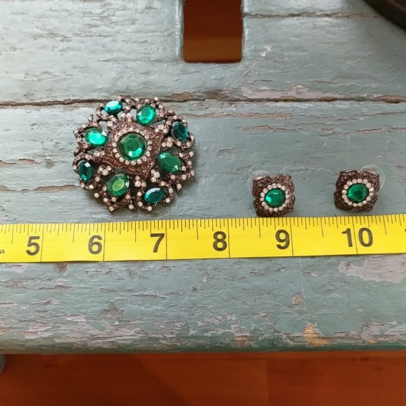 BROOCH & EARRINGS SET! - Picture 9 of 10